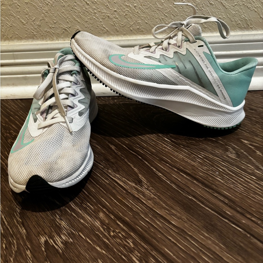 Nike girls youth size 6.
